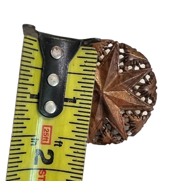 Vintage Carved Olive Wood Brooch Large Star Pin Intricate and in mint condition! - Picture 3 of 4